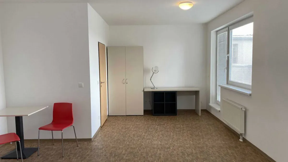 Pronájem bytu · 2+kk · 38 m²