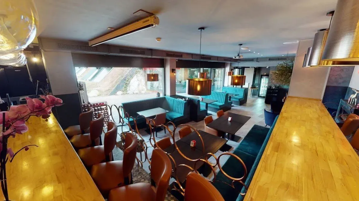 Prodej komerční nemovitosti · Restaurace · 142 m²