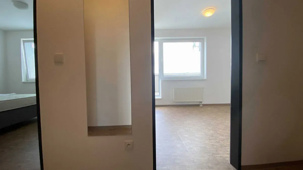 Pronájem bytu · 2+kk · 38 m²