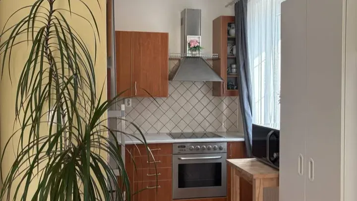 Prodej hezkého bytu 2+kk 61m2 se zimní zahradou a terasou